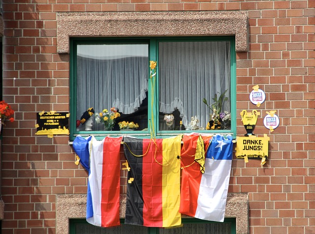 裂对手防线 裂对手防线